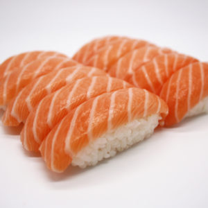 Plateau suhis 10 pièces saumon le comptoir à sushis
