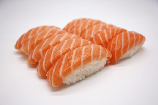 Plateau suhis 10 pièces saumon le comptoir à sushis