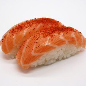 Sushis saumon épicé le comptoir à sushis