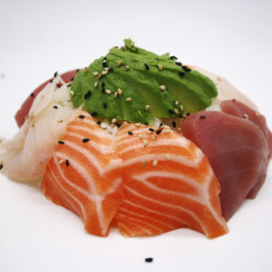 Chirashi saumon thon daurade le comptoir à sushis