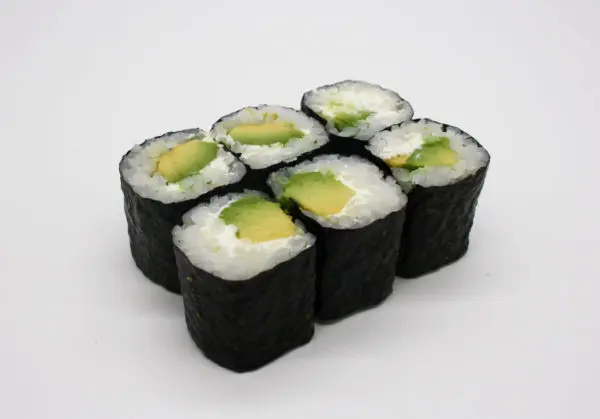Maki avocat fromage le comptoir à sushis